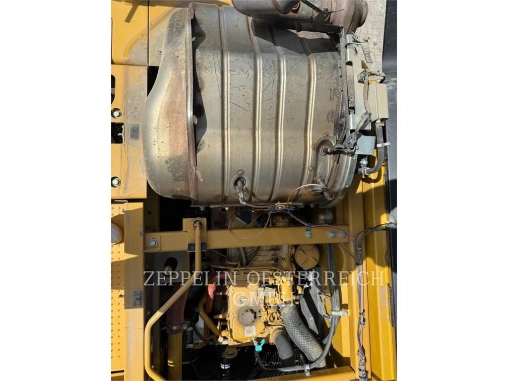 CAT 335FLCR Crawler excavators