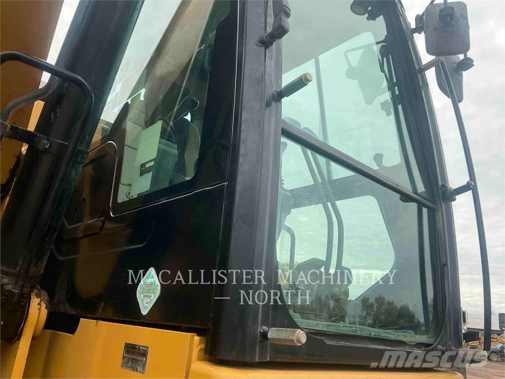 CAT 335FLCR Crawler excavators