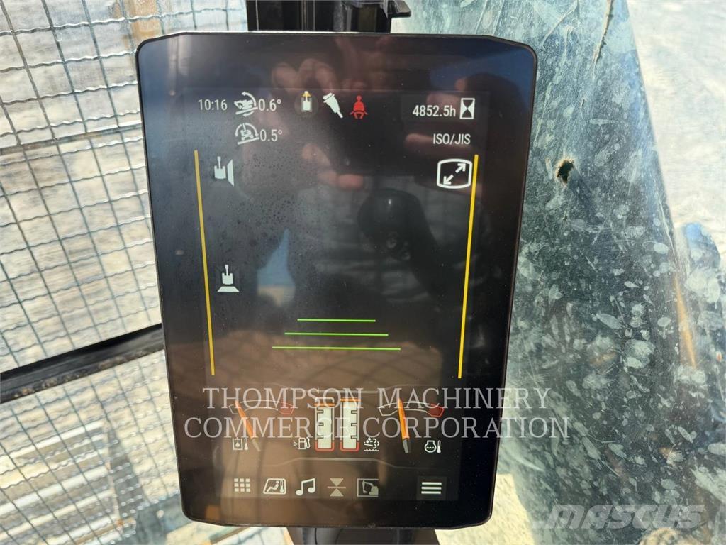 CAT 352 Crawler excavators