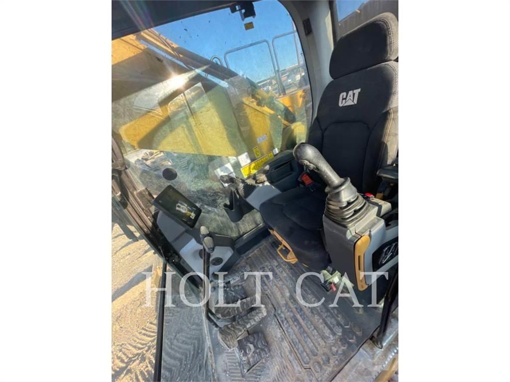 CAT 352 11 Crawler excavators