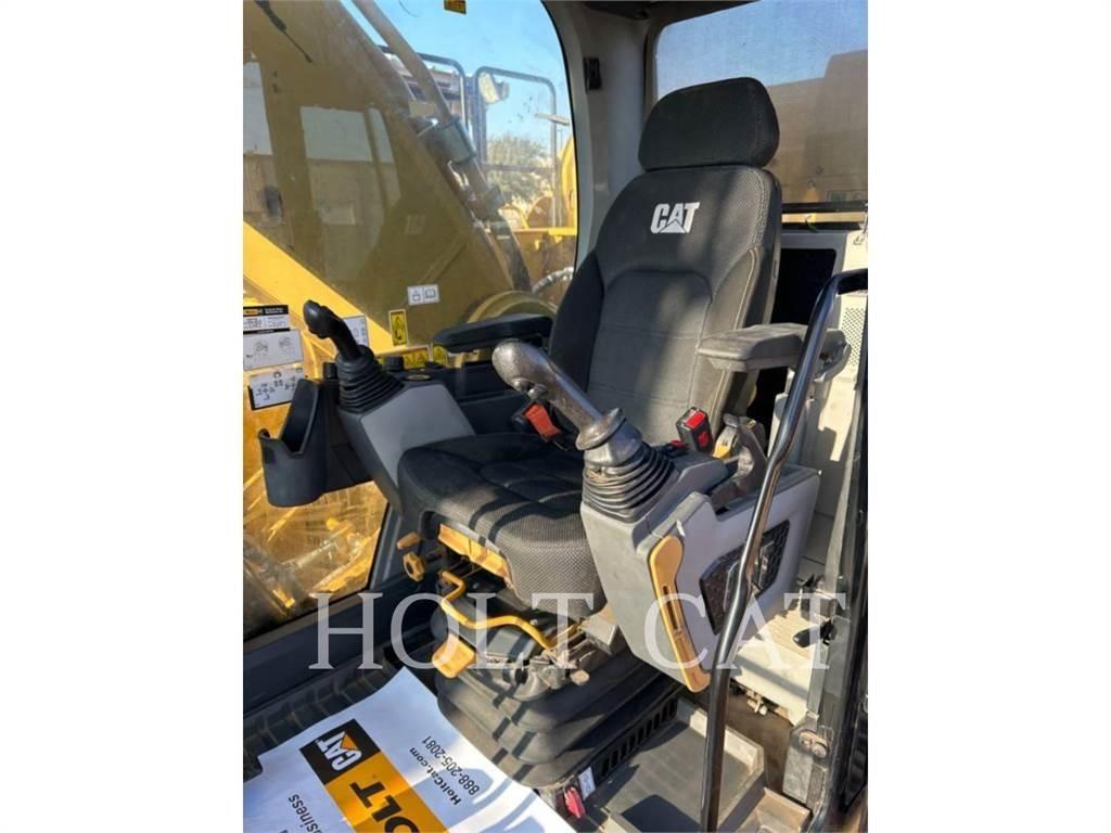 CAT 352 11 Crawler excavators