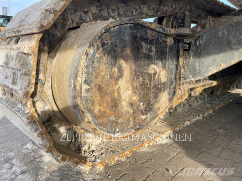 CAT 352FL Crawler excavators