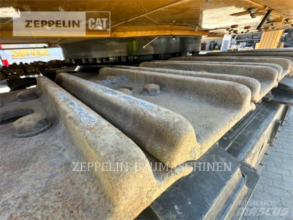 CAT 374-07A Crawler excavators
