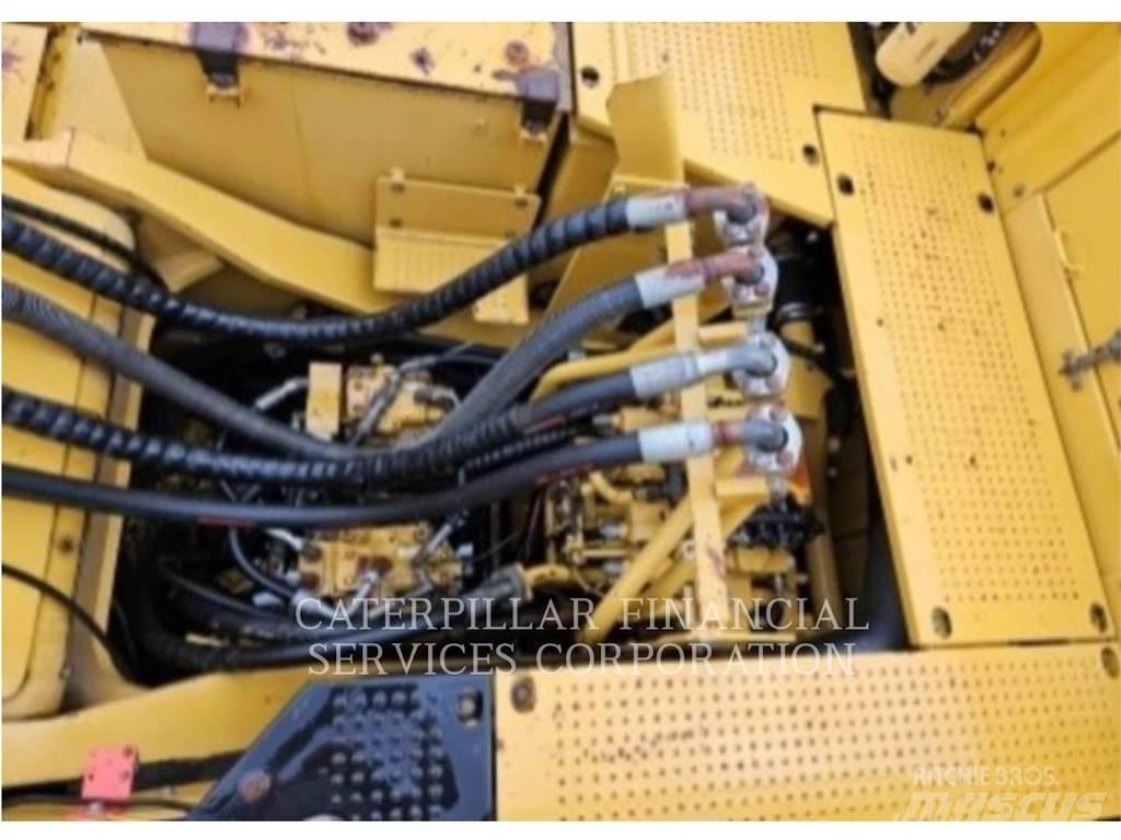 CAT 374F Crawler excavators