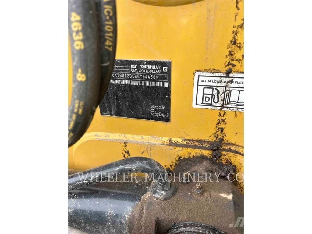 CAT 420 CF Backhoe