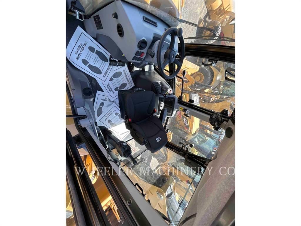 CAT 420 CF Backhoe