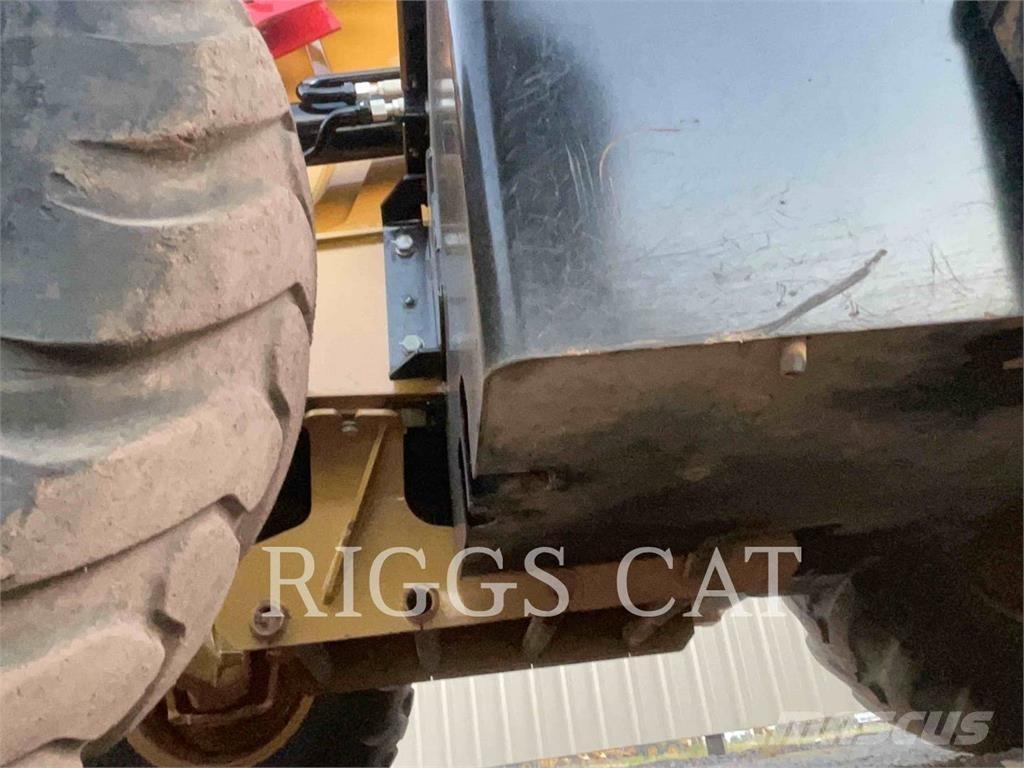 CAT 42007 Backhoe