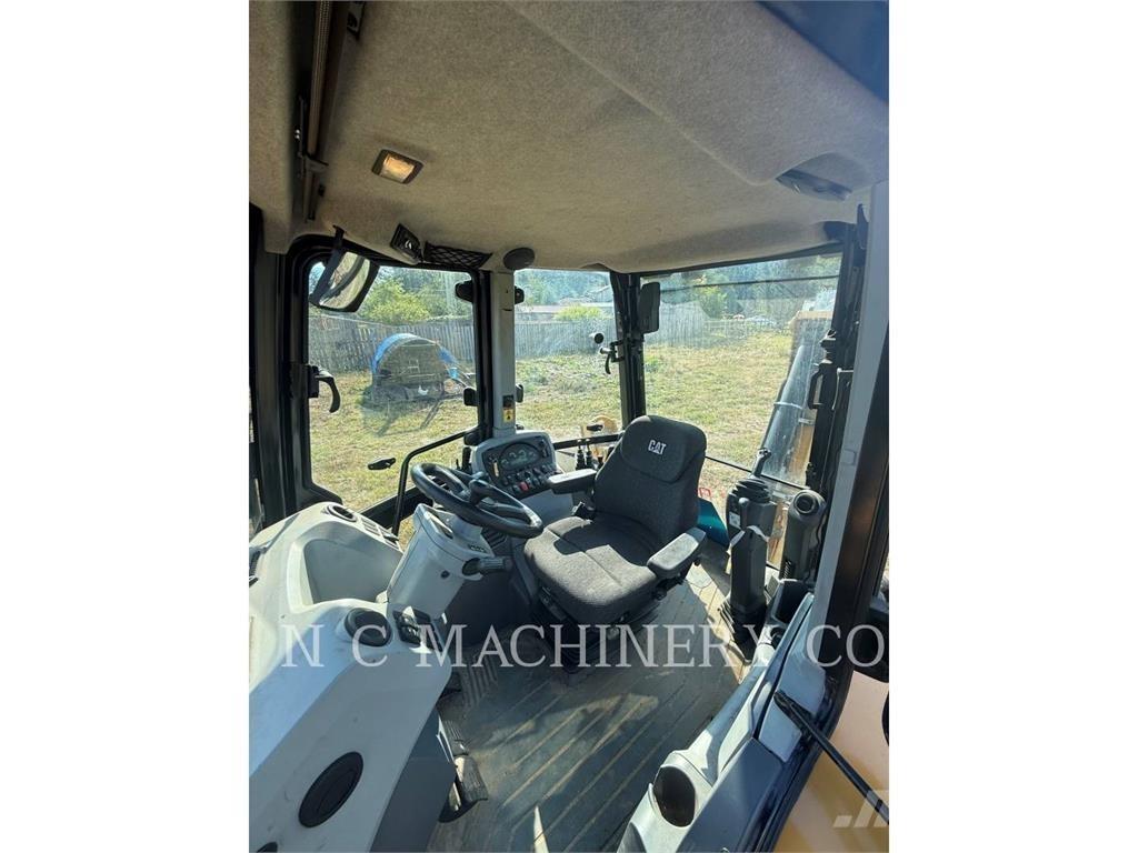 CAT 420F Backhoe