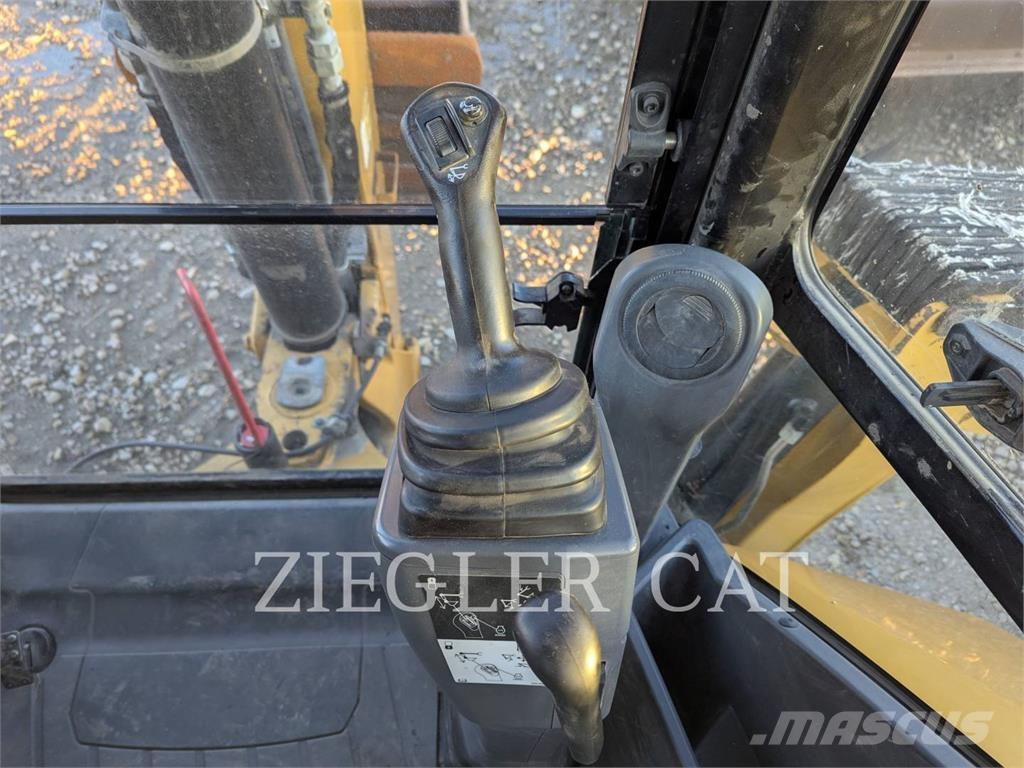 CAT 420F2 Backhoe