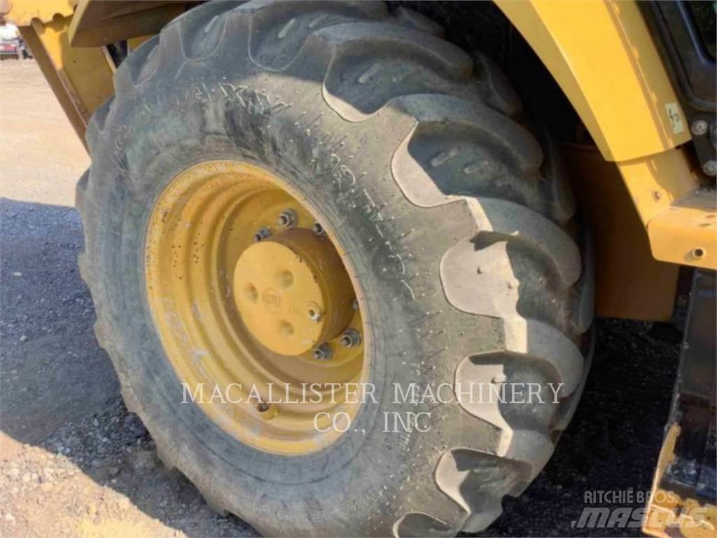 CAT 420F2IT Backhoe