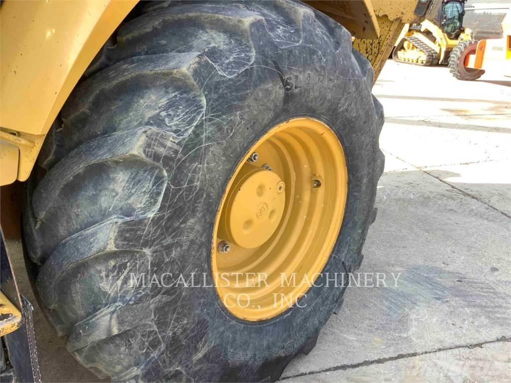 CAT 420F2IT Backhoe