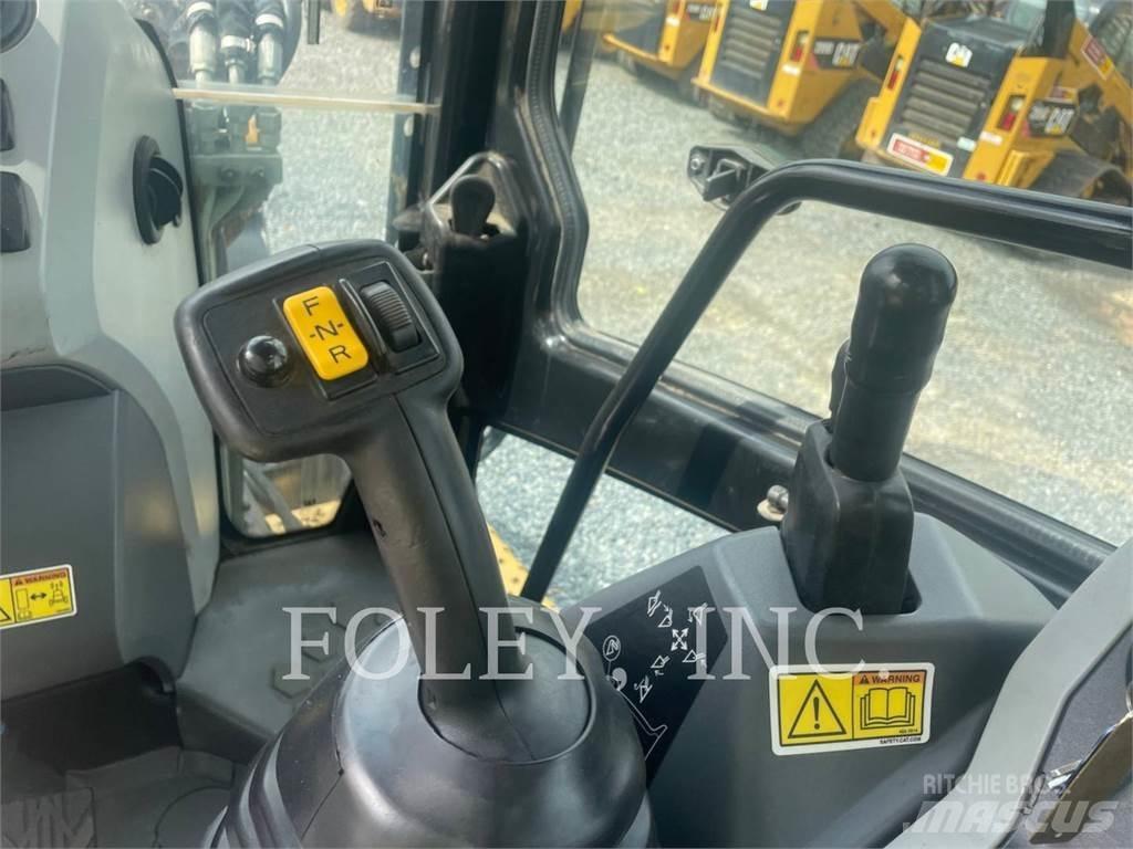 CAT 420F2IT Backhoe