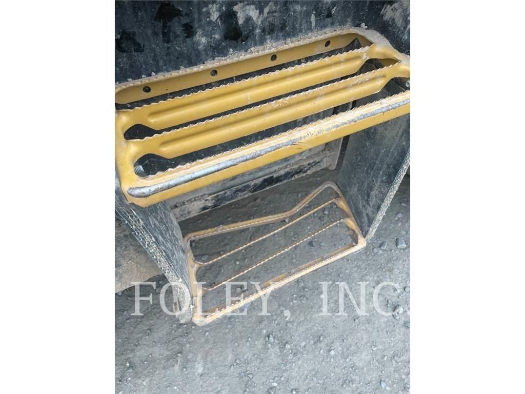 CAT 420F2IT Backhoe