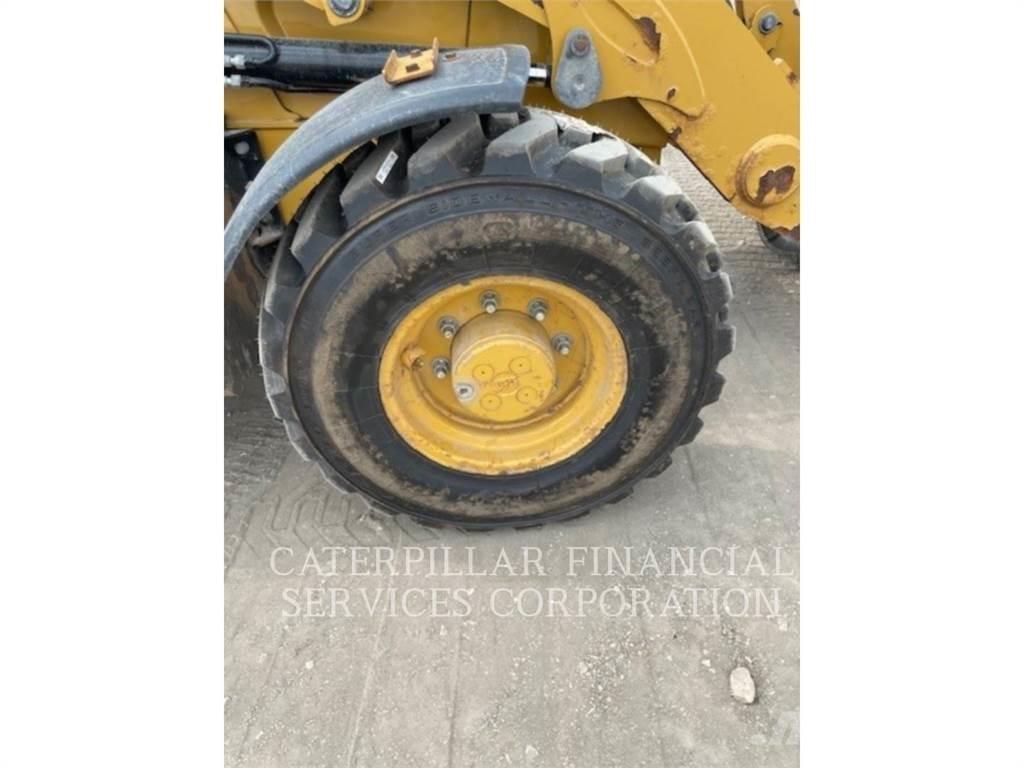 CAT 420F2IT Backhoe