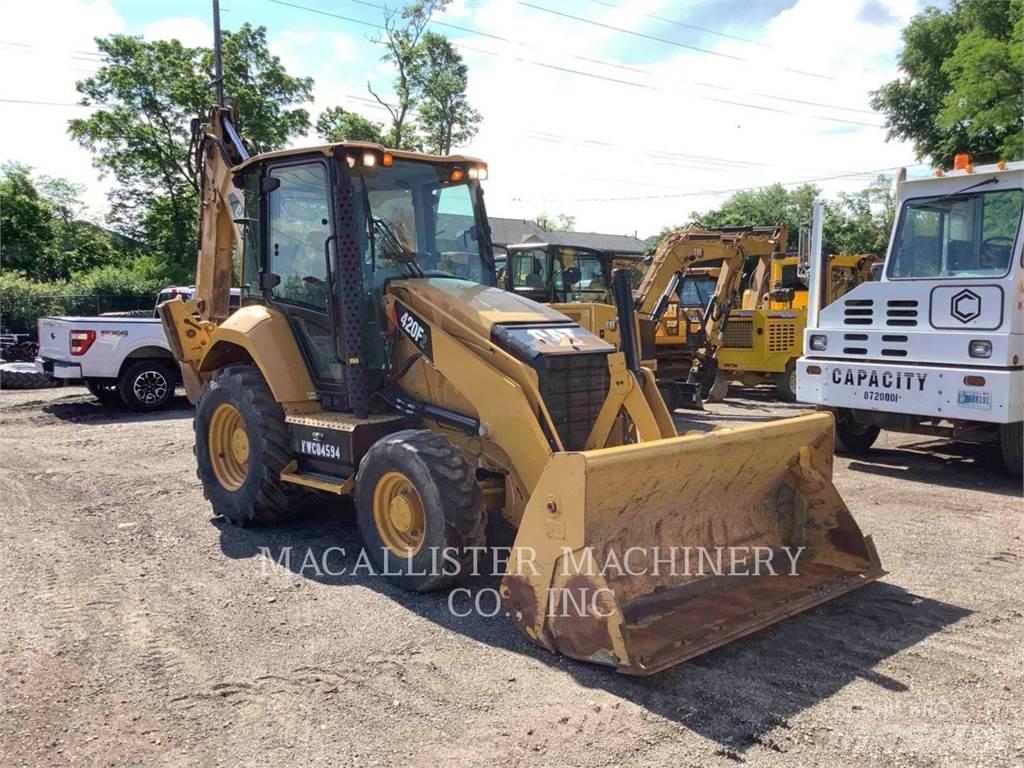 CAT 420F2ST Backhoe