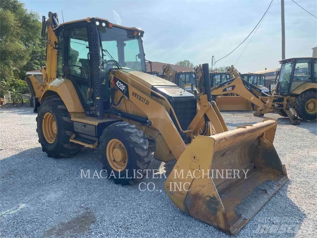 CAT 420F2ST Backhoe