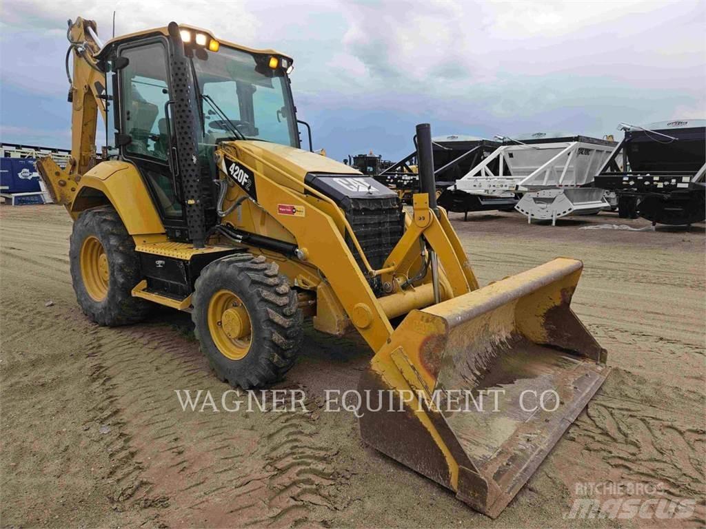 CAT 420F2ST Backhoe