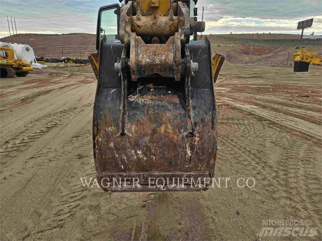 CAT 420F2ST Backhoe