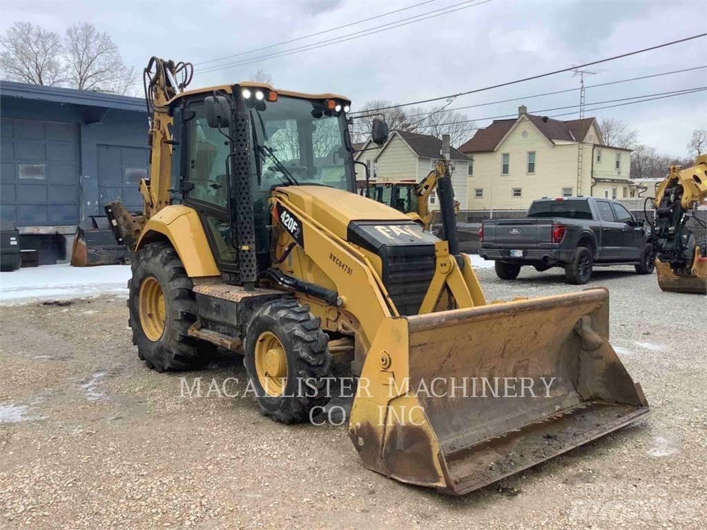 CAT 420F2ST Backhoe