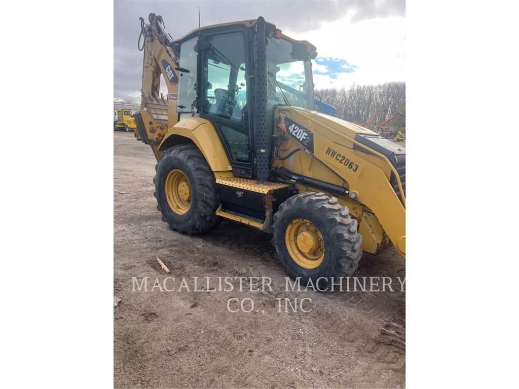 CAT 420F2ST Backhoe