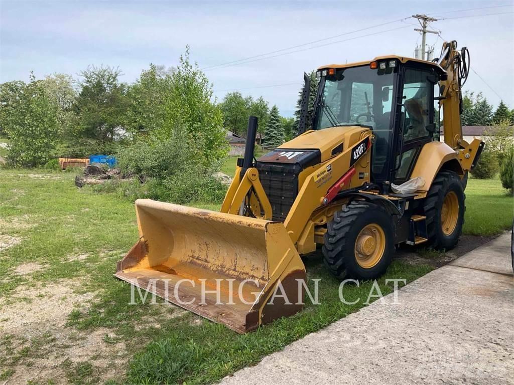 CAT 420F2ST Backhoe