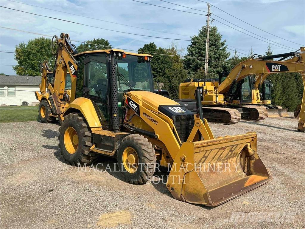 CAT 420F2ST Backhoe