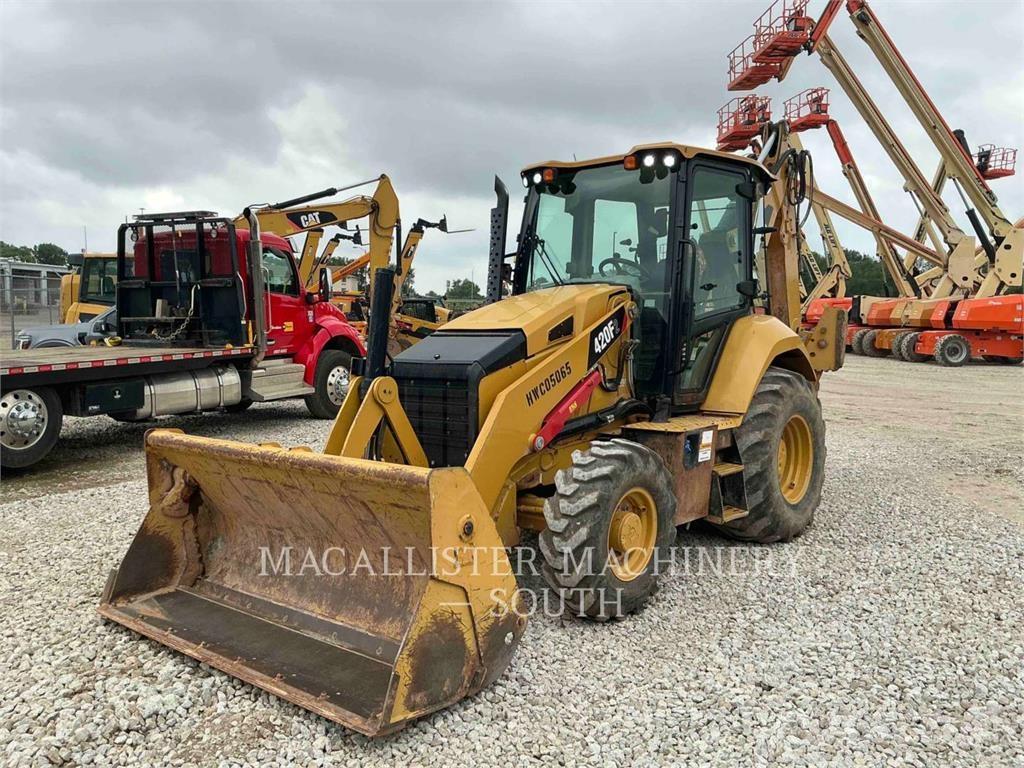 CAT 420F2ST Backhoe