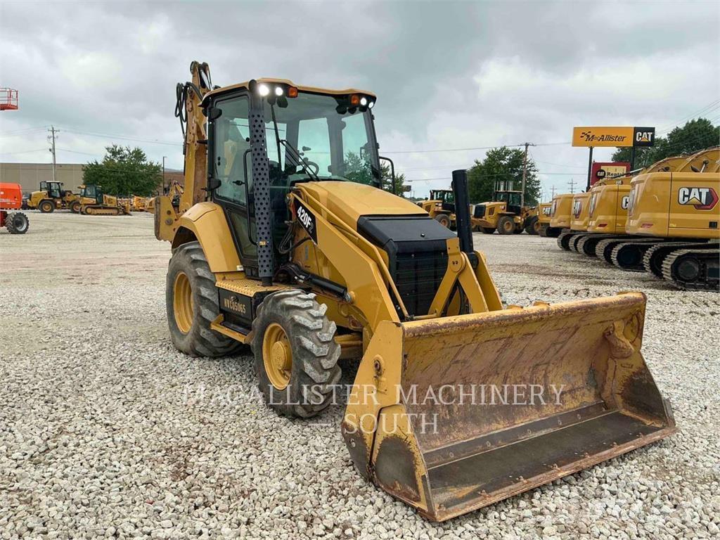 CAT 420F2ST Backhoe