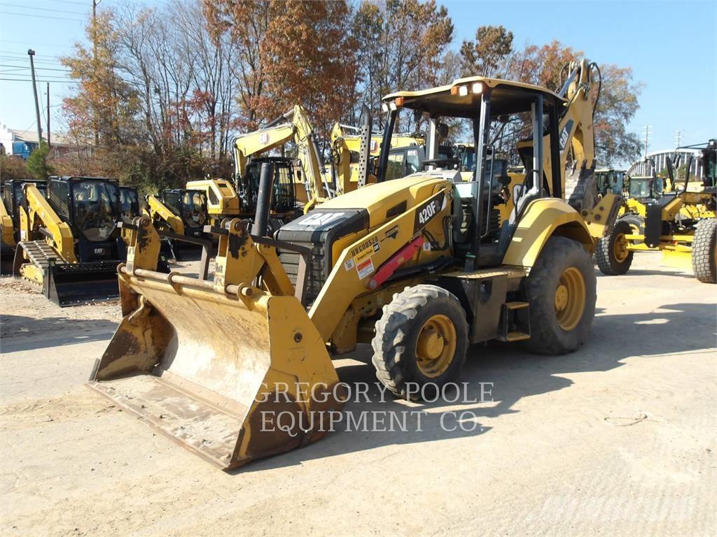 CAT 420F2ST Backhoe