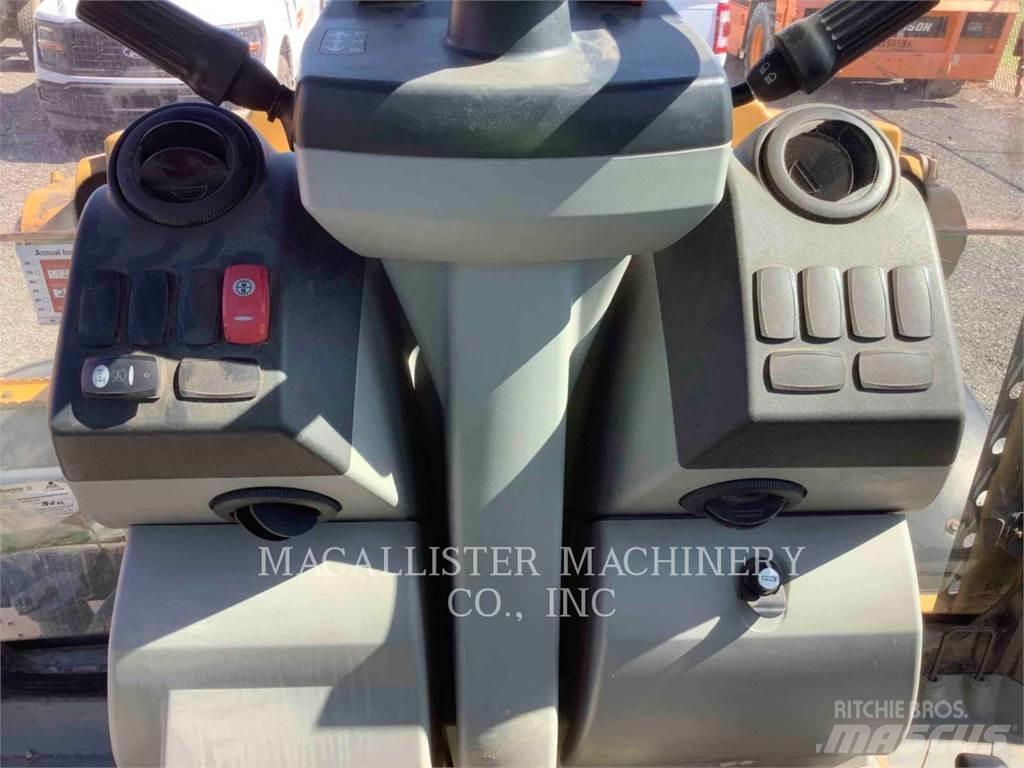 CAT 420FST Backhoe