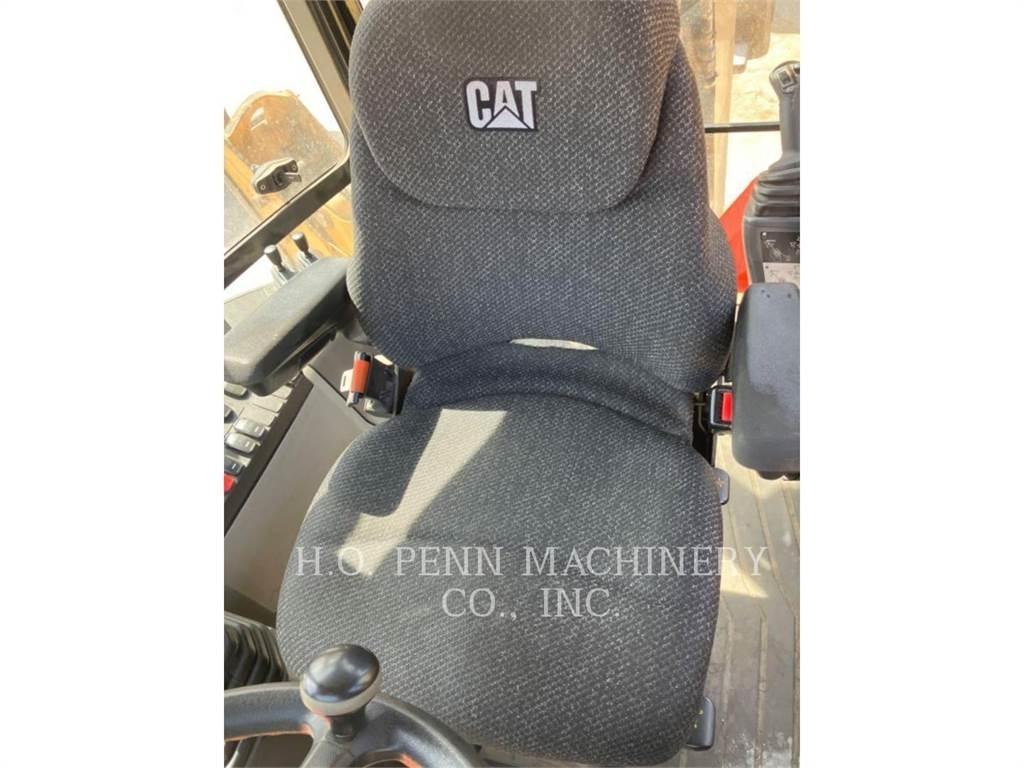CAT 430F2ST Backhoe