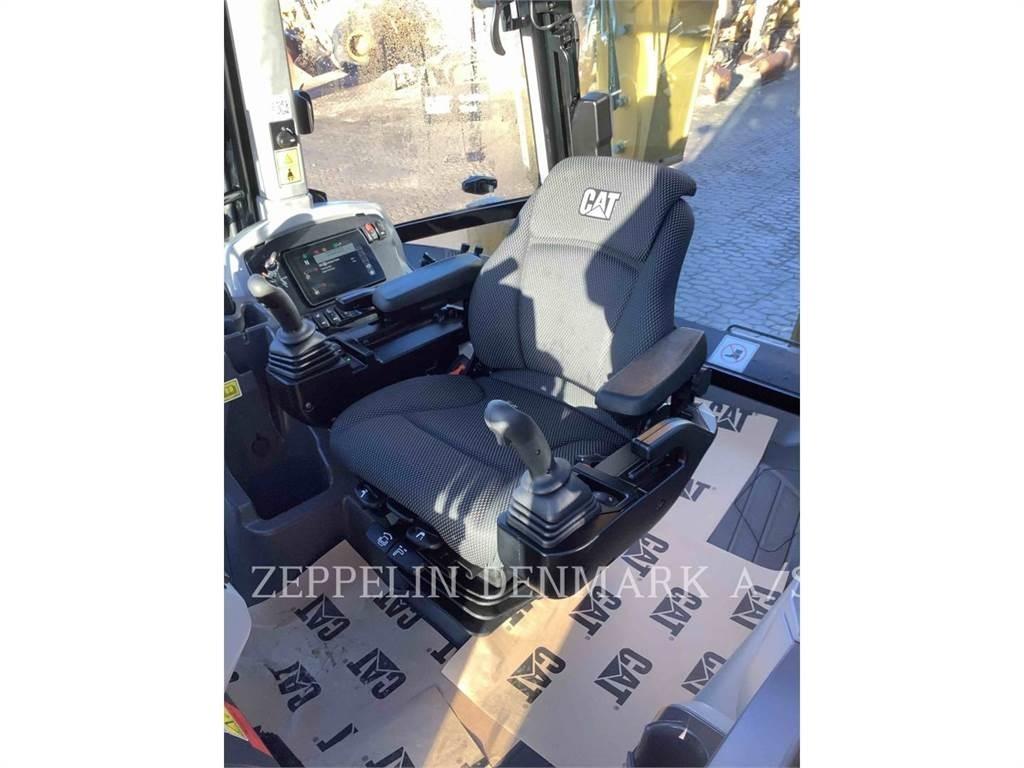 CAT 432 Backhoe