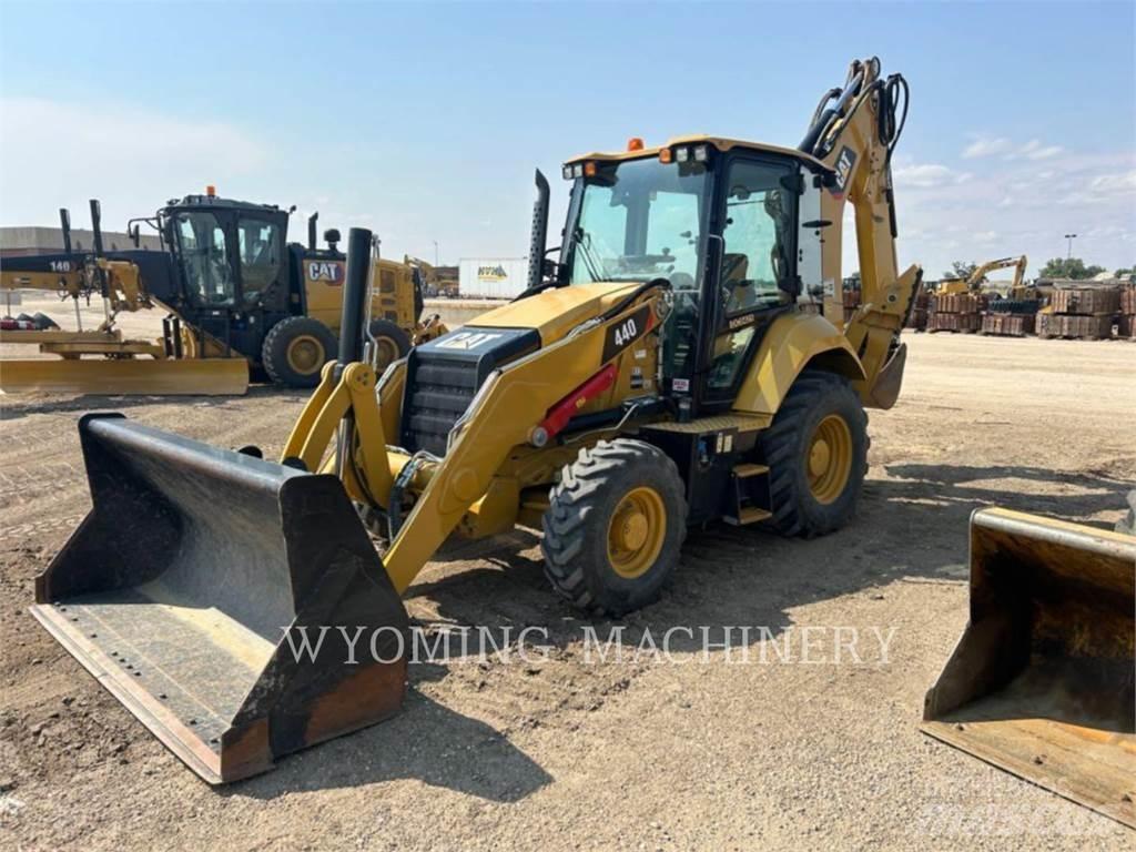 CAT 440 Backhoe
