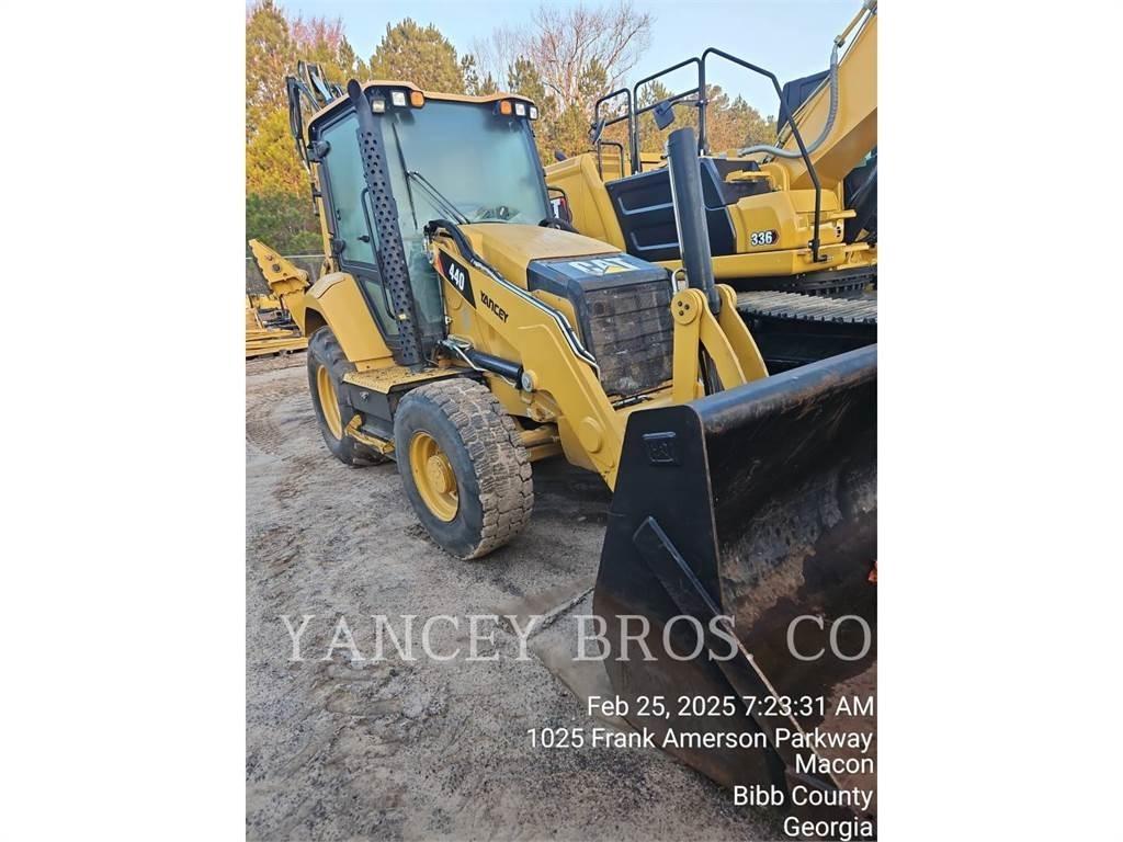 CAT 440 Backhoe