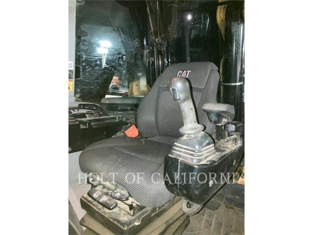 CAT 440 Backhoe