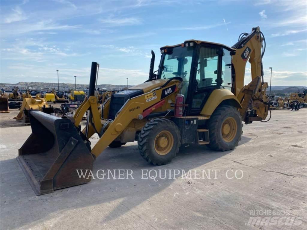 CAT 440 Backhoe