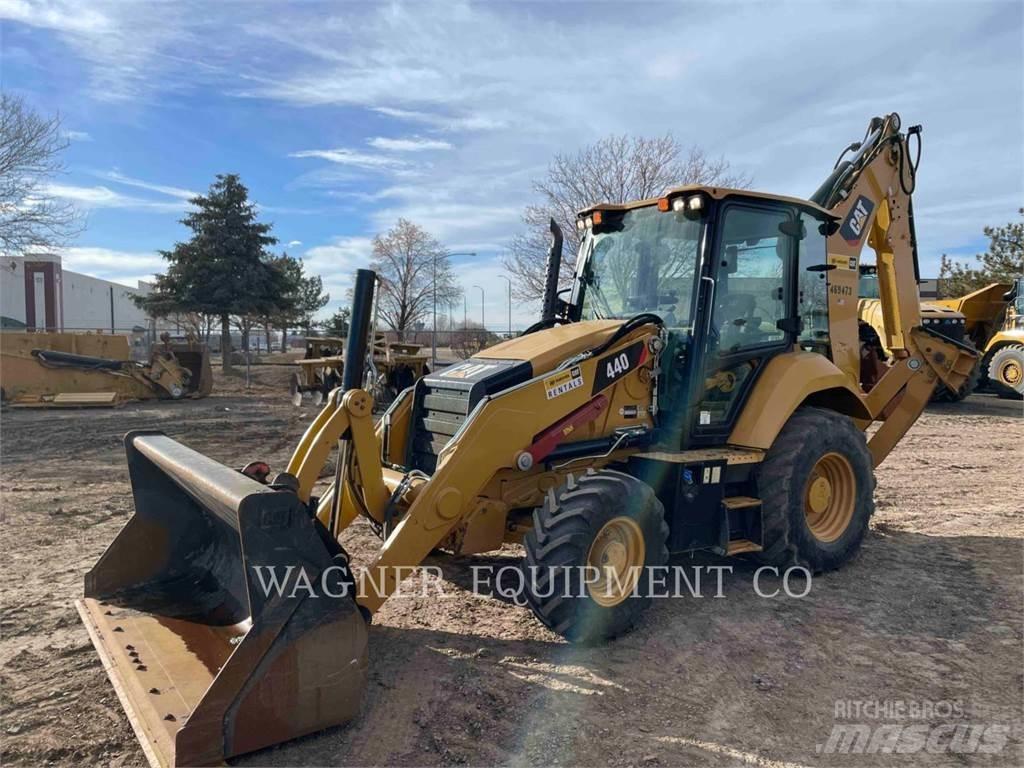 CAT 440 Backhoe
