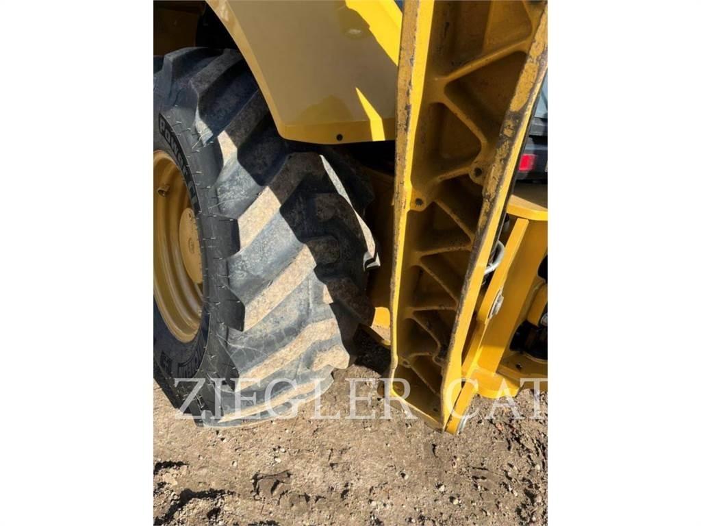 CAT 440IT Backhoe