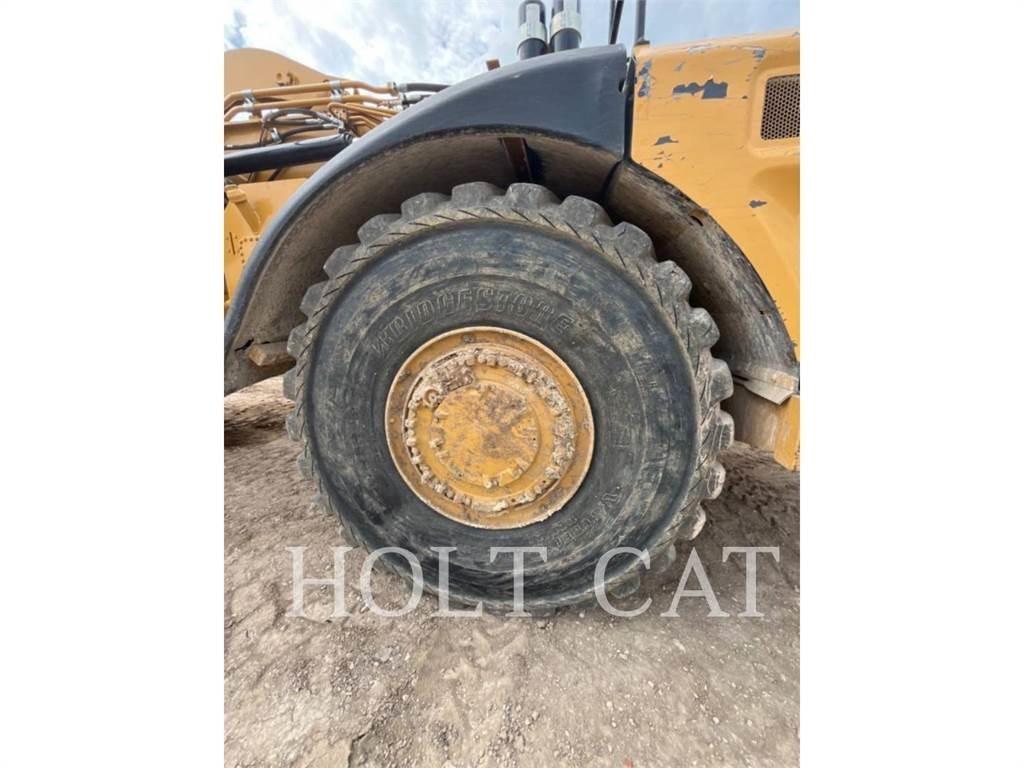 CAT 621K Scrapers