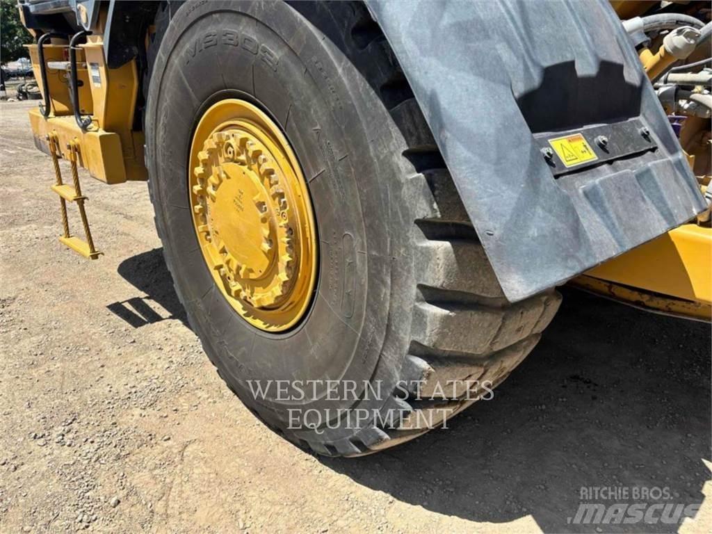 CAT 623K Scrapers