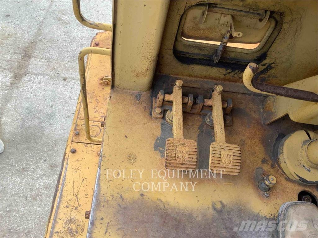 CAT 631D Scrapers