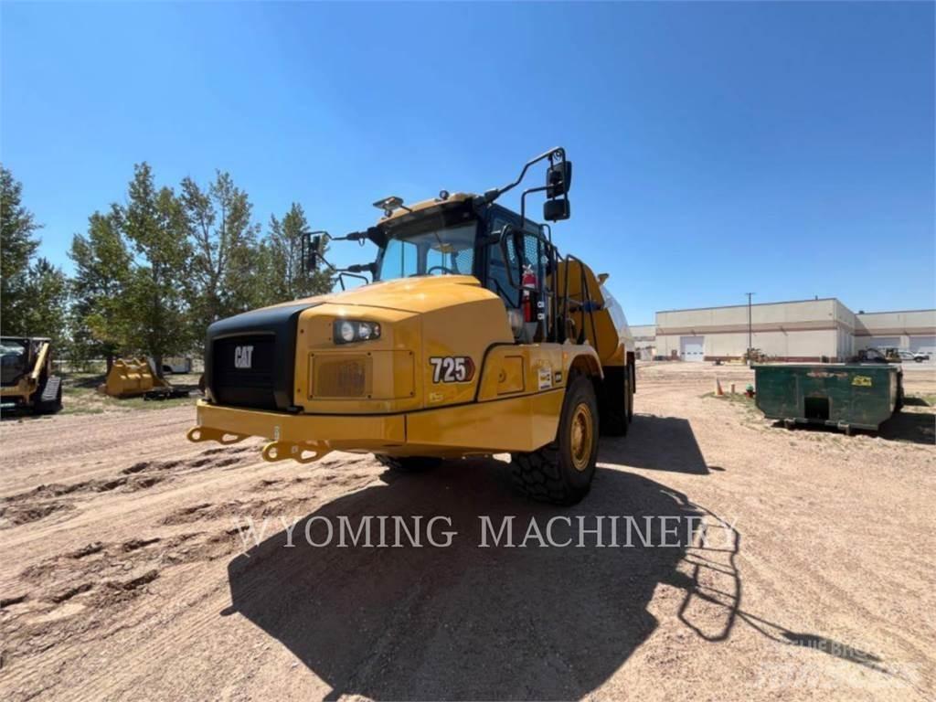 CAT 725 Articulated Haulers