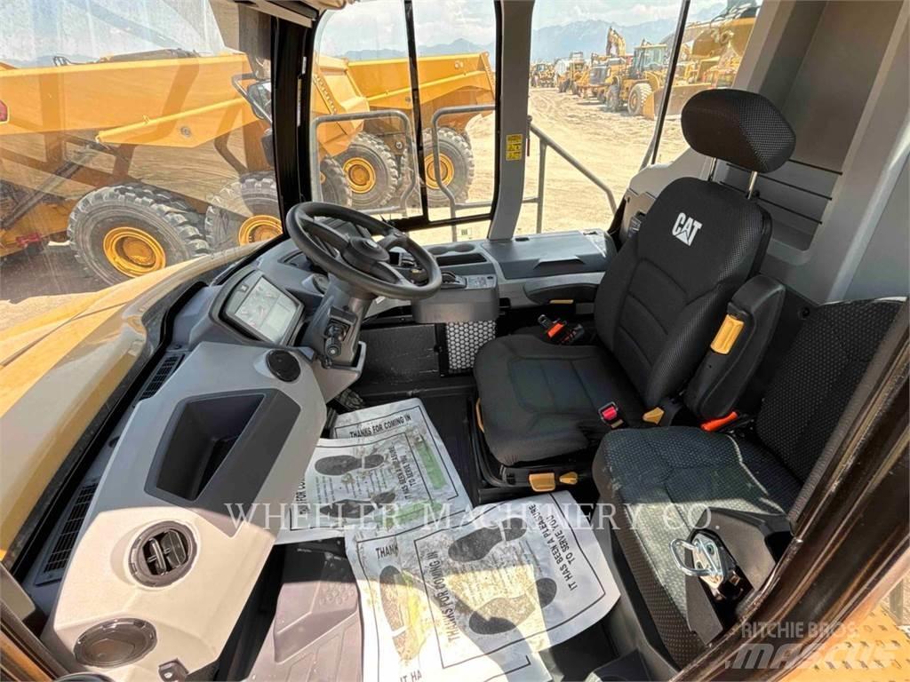 CAT 725 Articulated Haulers