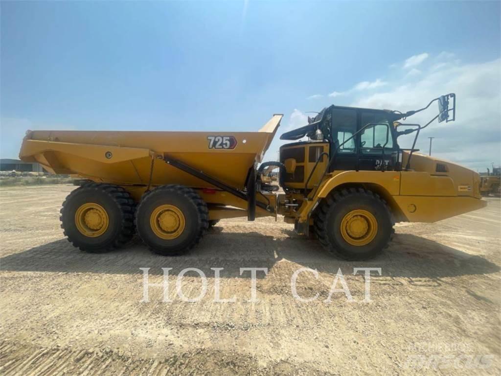 CAT 725 Articulated Haulers