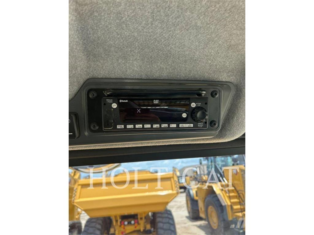 CAT 725 Articulated Haulers