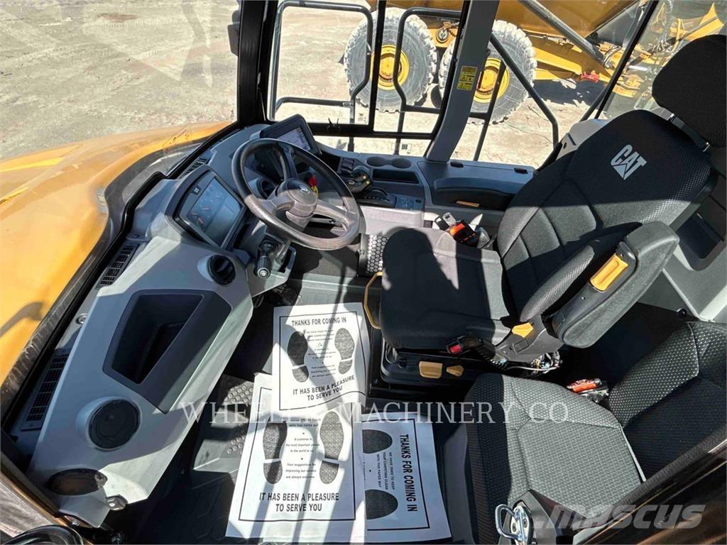 CAT 725 Articulated Haulers