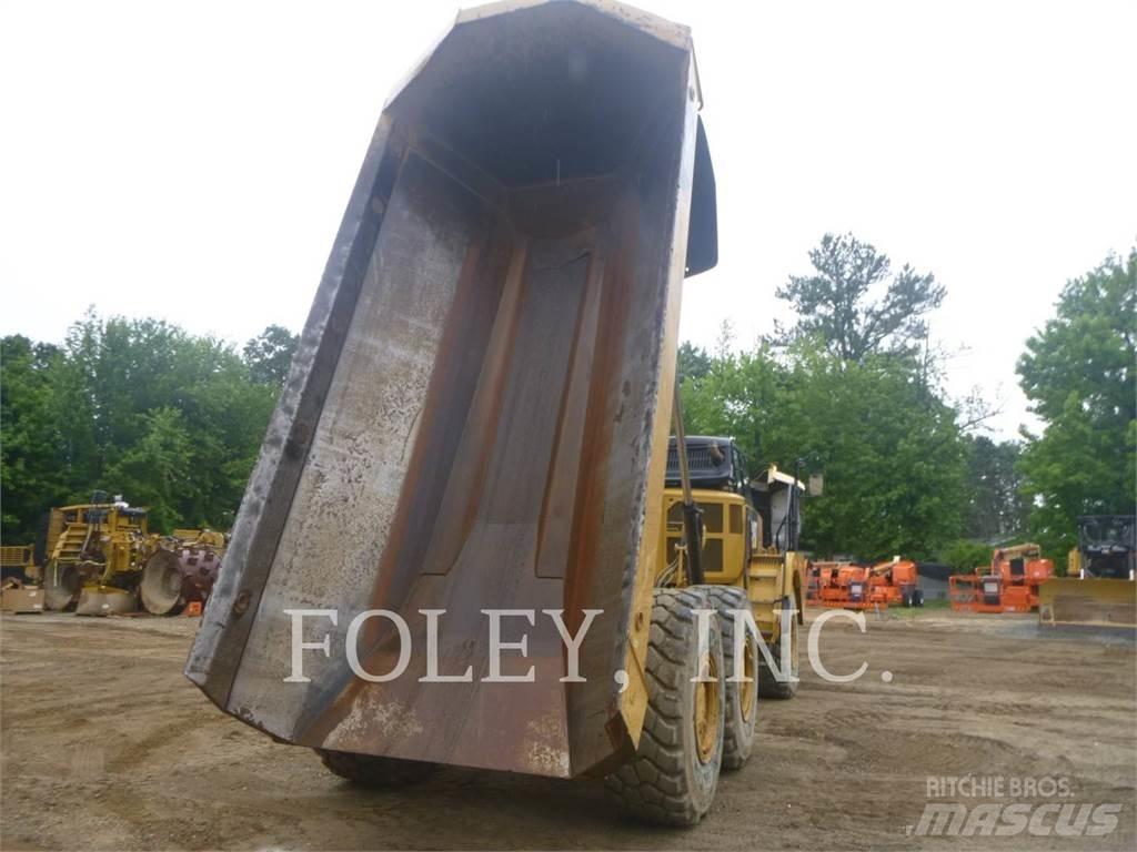CAT 725C2 Articulated Haulers