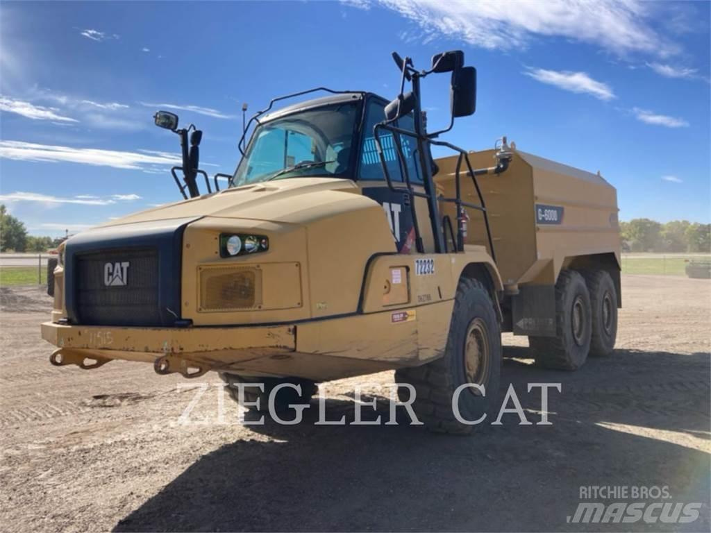 CAT 725CWT Tanker trucks