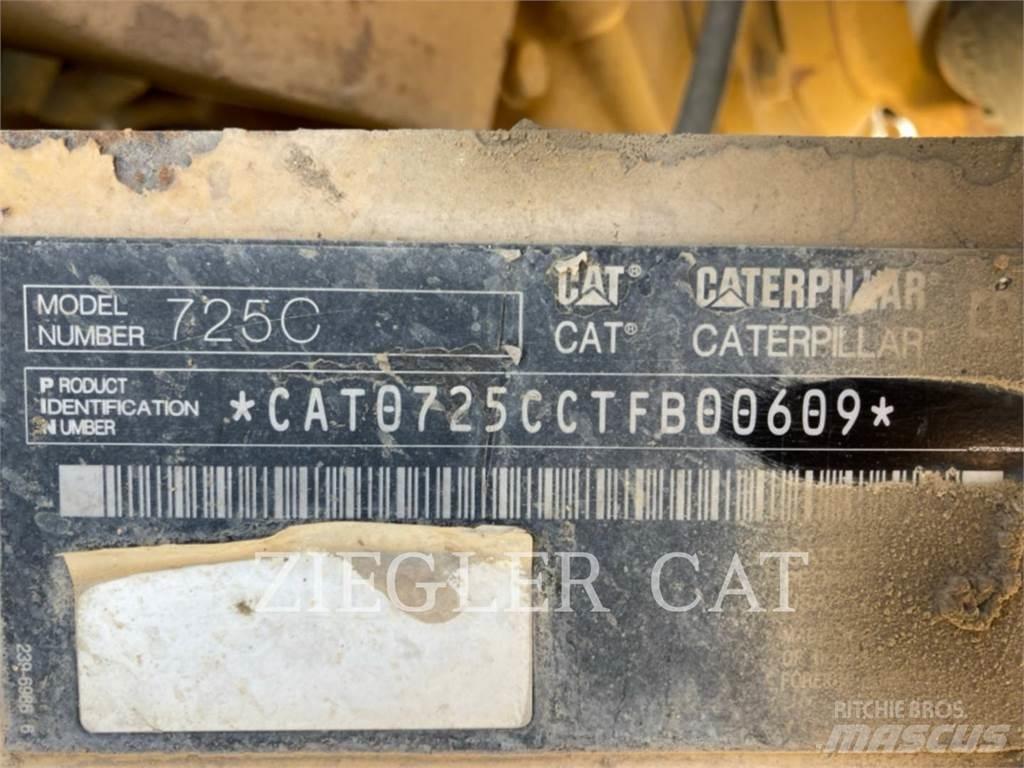 CAT 725CWT Tanker trucks