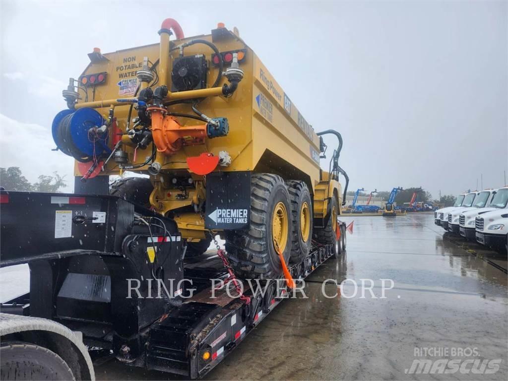 CAT 725WW Tanker trucks
